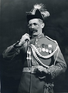 'Bob' Leggatt as Major-General Stanley <br/>in the Pirates of Penzance, 1947.